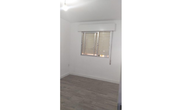 Sale - Apartment / flat -
Catral - CENTRO