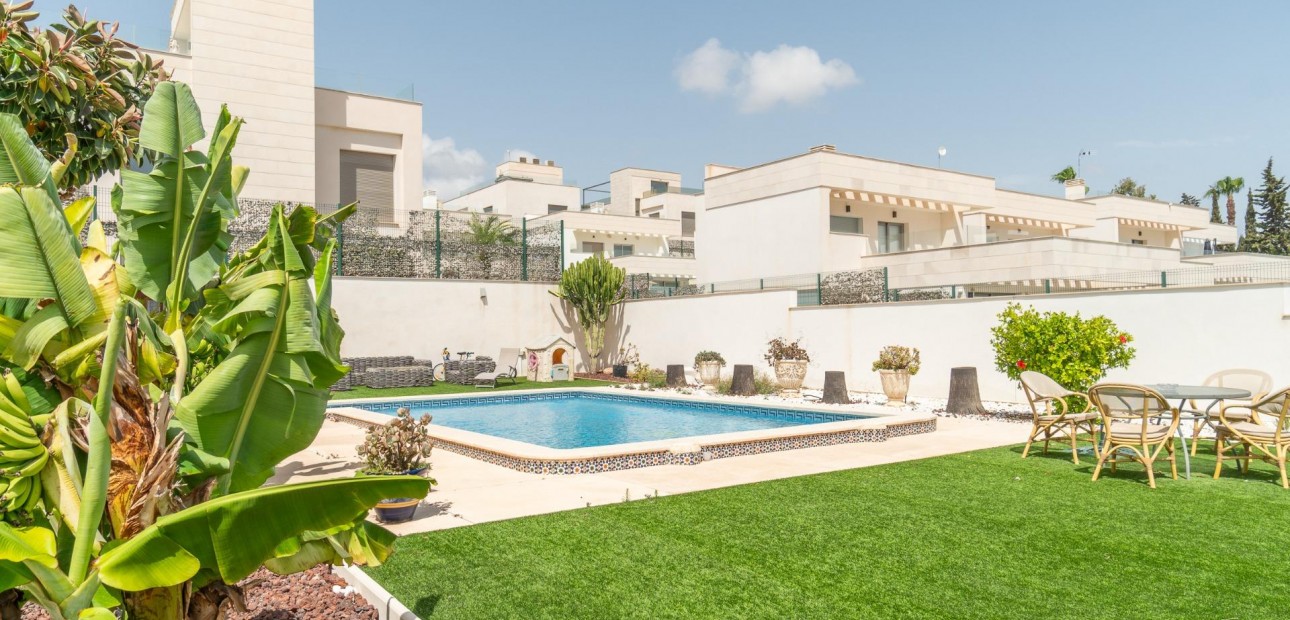 Alquiler a largo plazo - Apartamento / piso -
Orihuela Costa - Villamartin