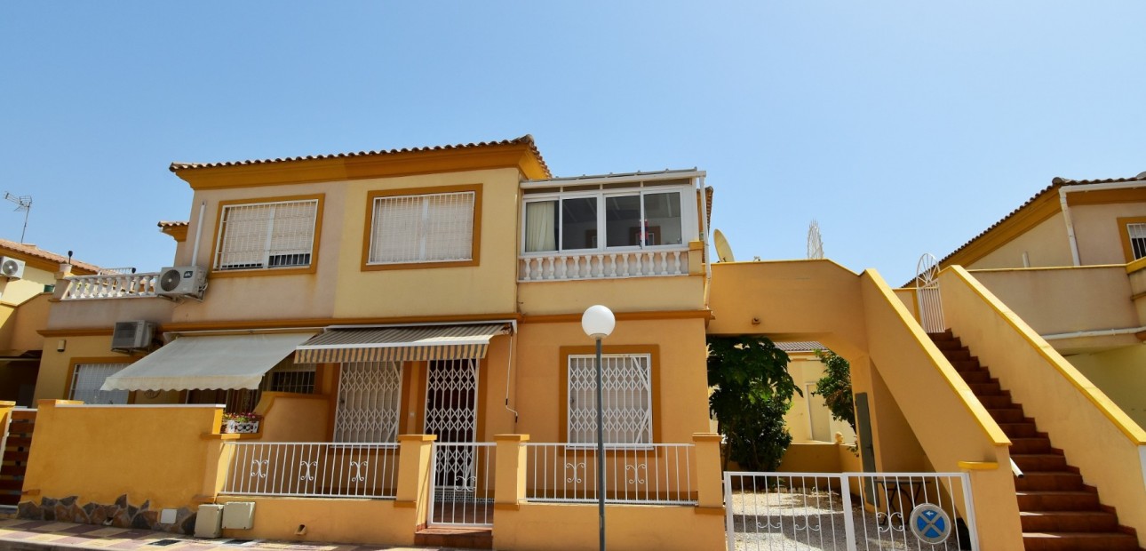 Sale - Apartment / flat -
Orihuela Costa - Playa Flamenca