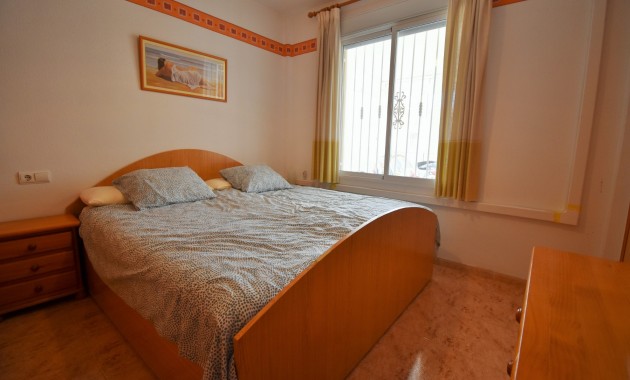 Sale - Apartment / flat -
Orihuela Costa - Playa Flamenca