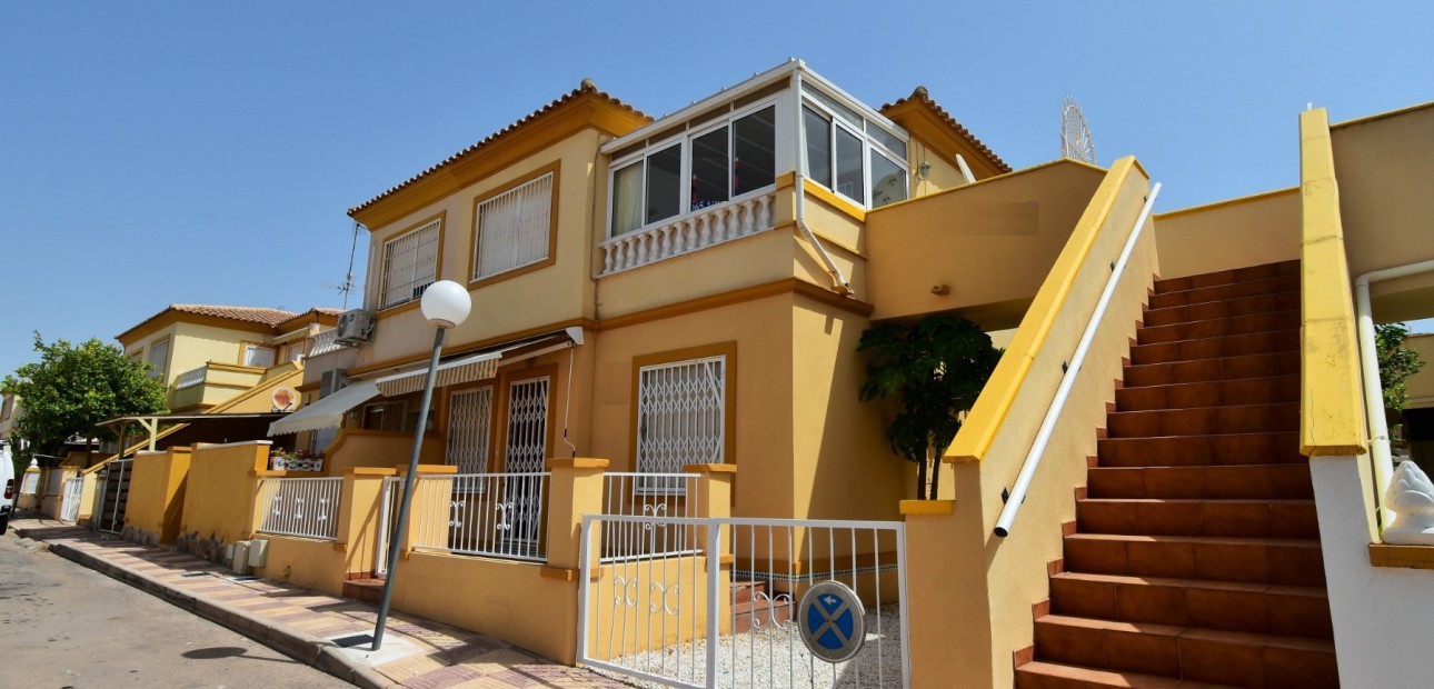 Sale - Apartment / flat -
Orihuela Costa - Playa Flamenca