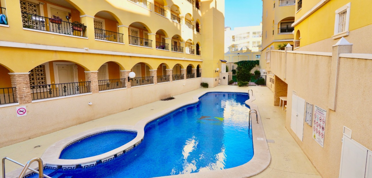 Sale - Apartment / flat -
Algorfa - Algorfa - Village