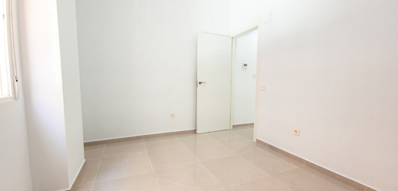 Sale - Flat -
Torrevieja - El Acequión - Los Náufragos