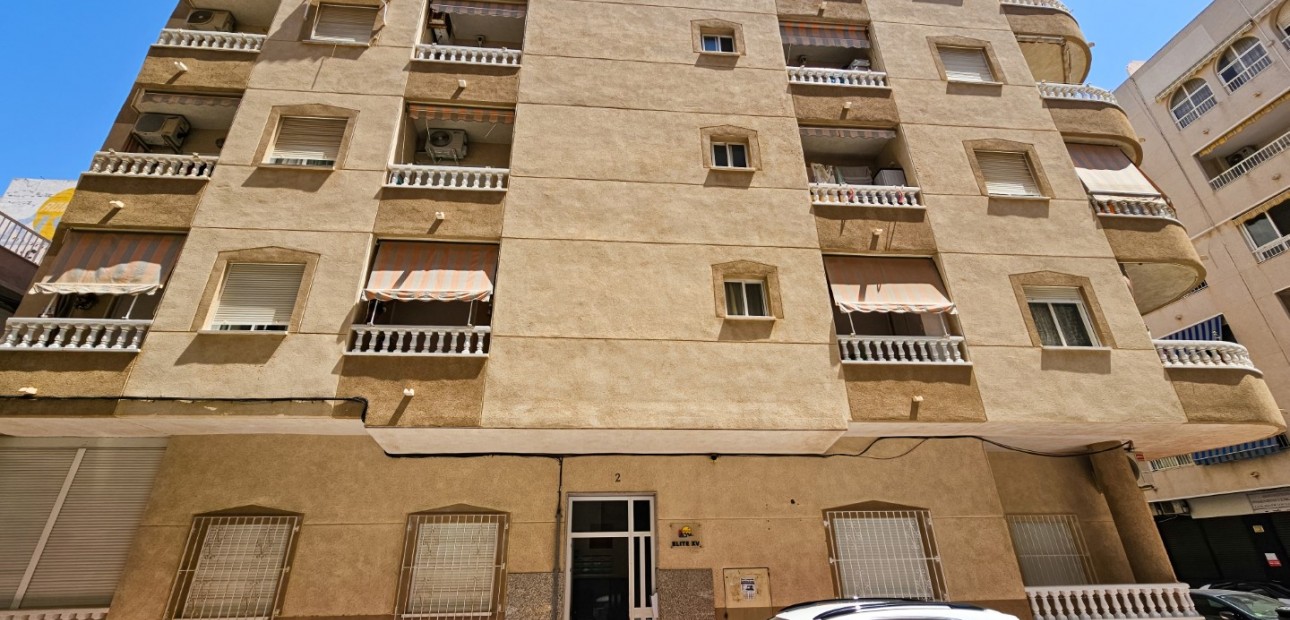 Herverkoop - Flat -
Torrevieja - El Acequión - Los Náufragos