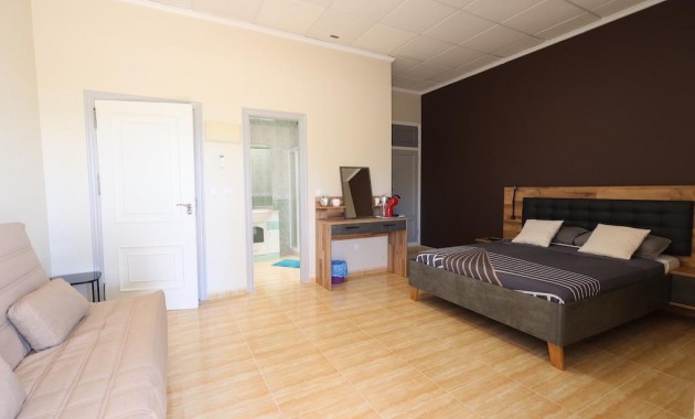 Venta - Hostel -
San Miguel de Salinas - LO RUFETE