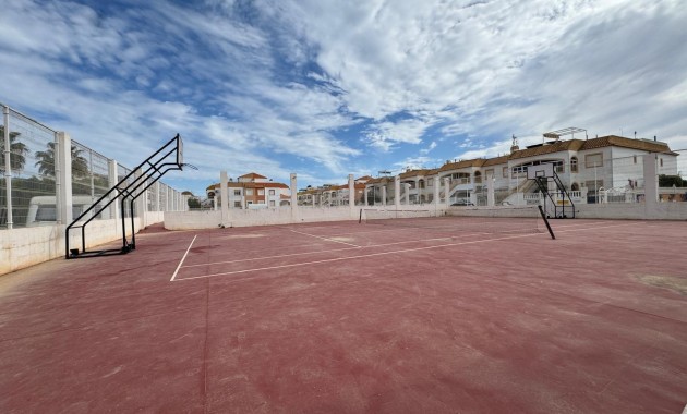 Sale - Terraced house -
Torrevieja - Torretas