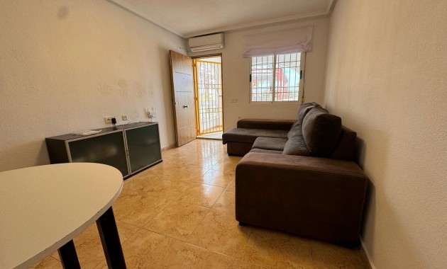 Sale - Terraced house -
Torrevieja - Torretas