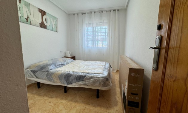 Sale - Terraced house -
Torrevieja - Torretas