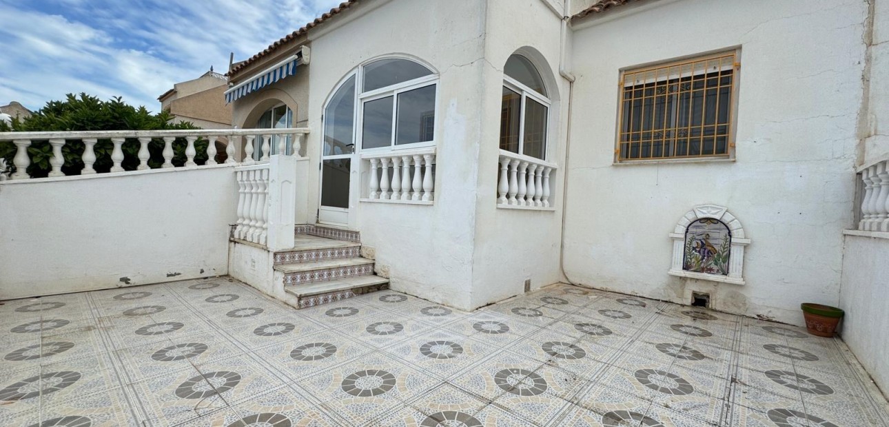 Venta - Terraced house -
Torrevieja - Torretas