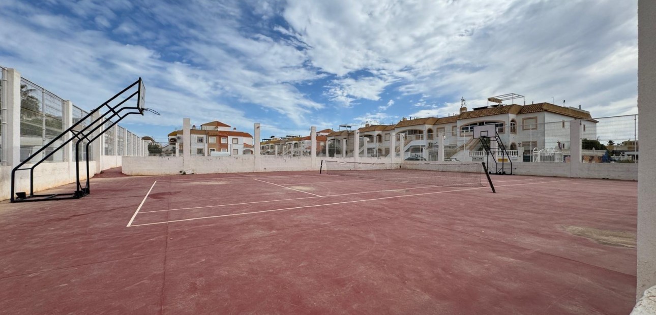 Venta - Terraced house -
Torrevieja - Torretas