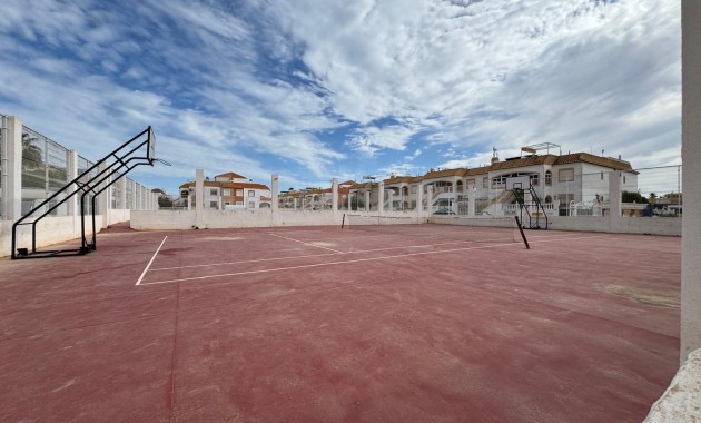 Herverkoop - Terraced house -
Torrevieja - Torretas