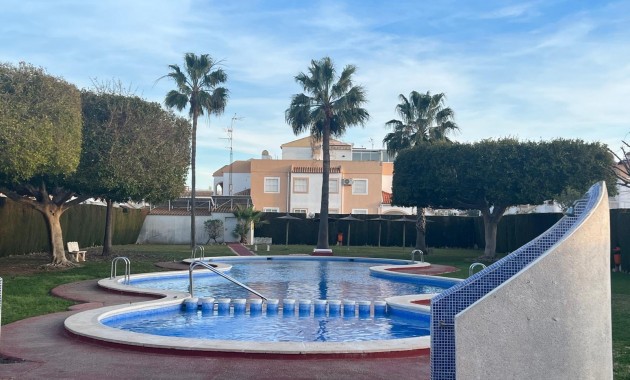 Sale - Terraced house -
Torrevieja - Torretas