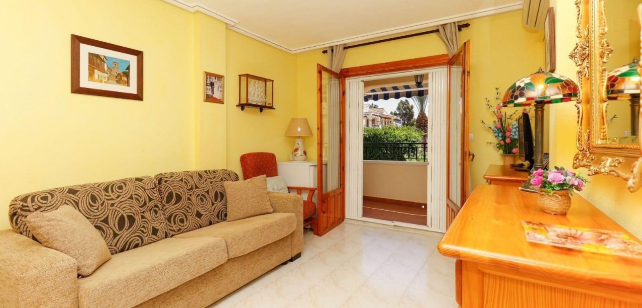 Sale - Apartment / flat -
Torrevieja - La Mata