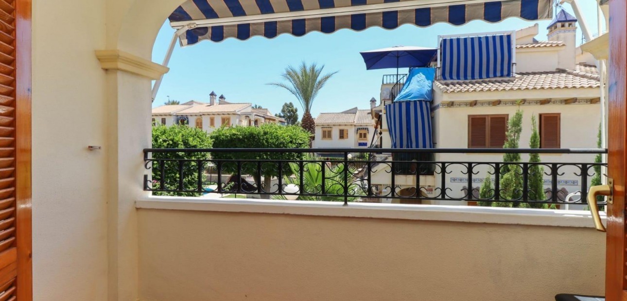 Sale - Apartment / flat -
Torrevieja - La Mata