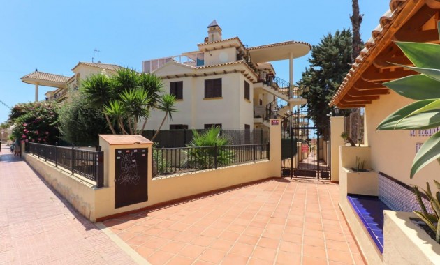 Sale - Apartment / flat -
Torrevieja - La Mata