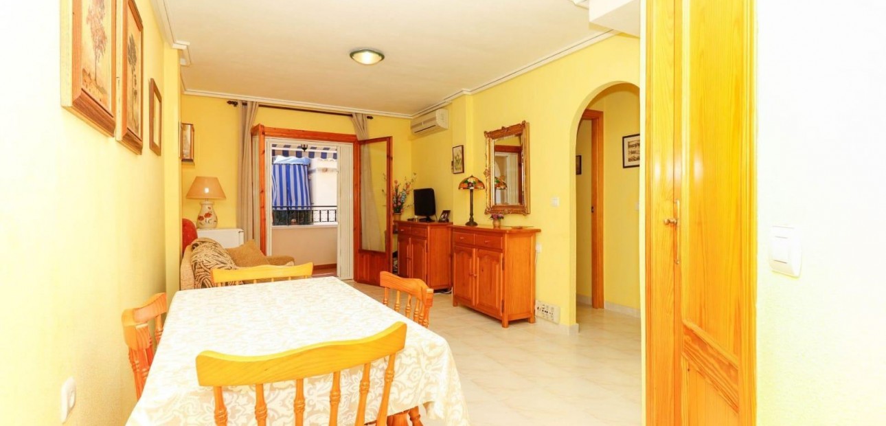 Sale - Apartment / flat -
Torrevieja - La Mata