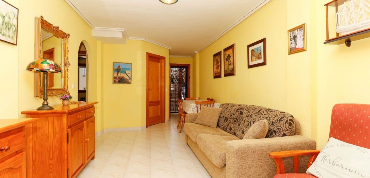 Sale - Apartment / flat -
Torrevieja - La Mata