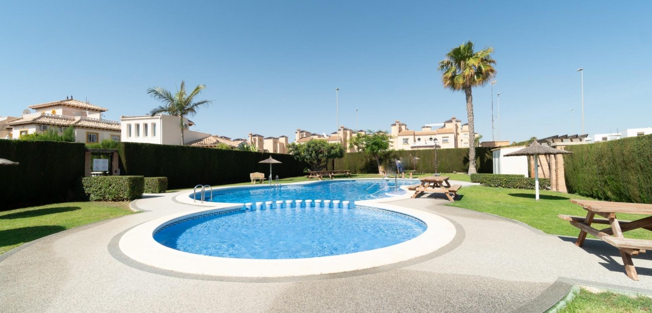 Sale - Ground Floor -
Orihuela Costa - Lomas de Cabo Roig