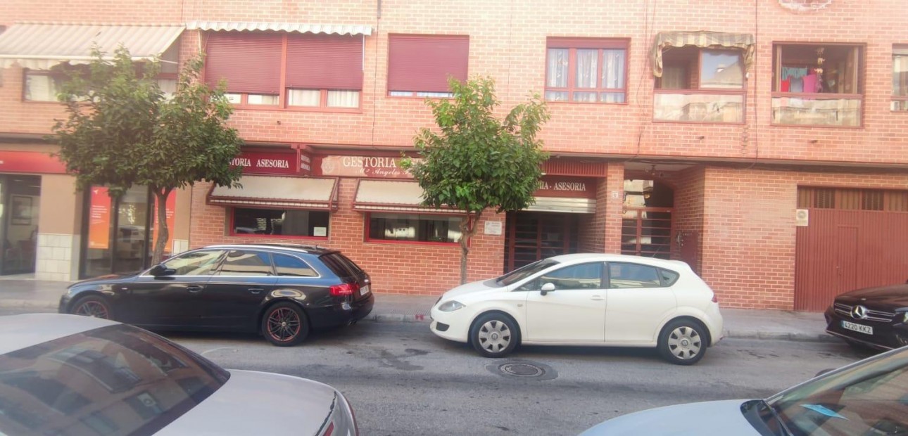 Herverkoop - Flat -
Almoradi - ALMORADI-CENTRO