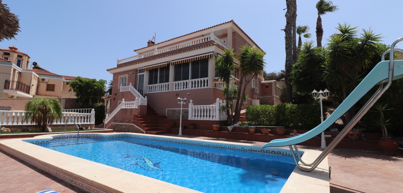 Sale - Detached Villa -
Algorfa - Lomas de La Juliana