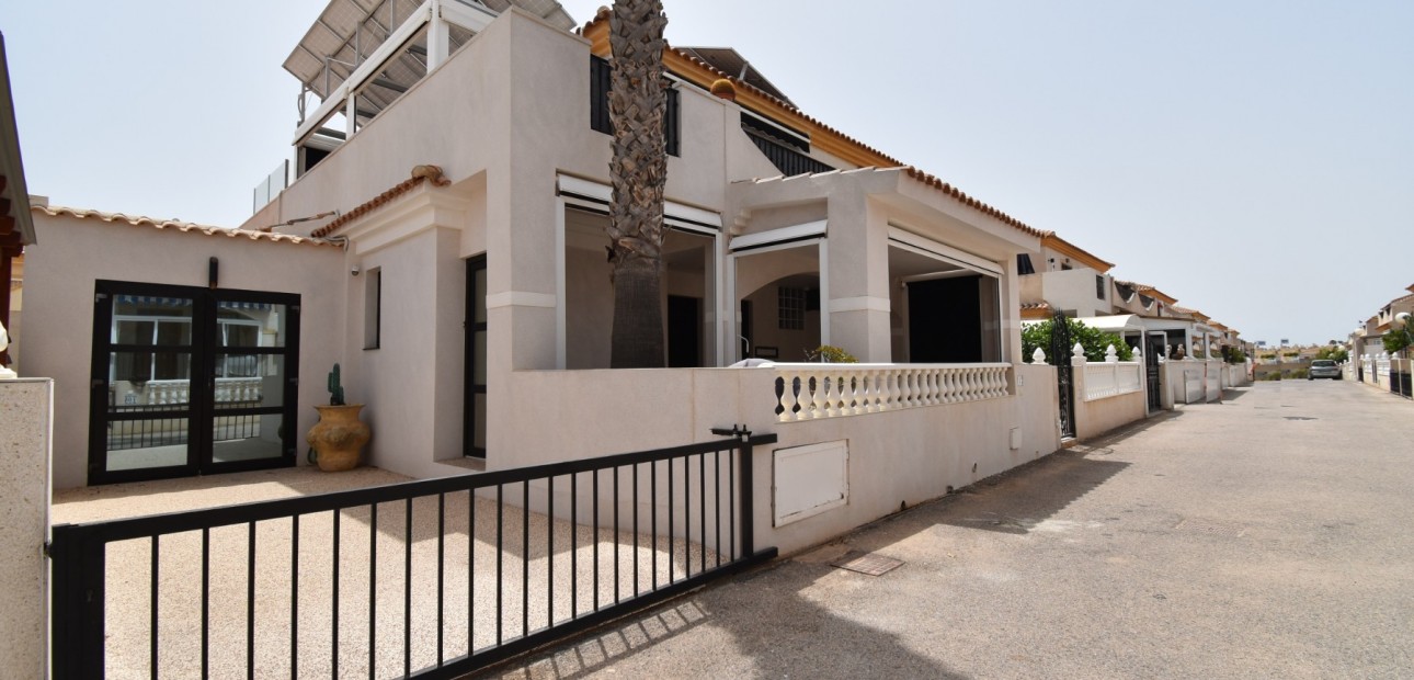 Herverkoop - Quad Villa -
Orihuela Costa - Playa Flamenca