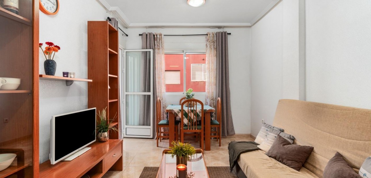 Herverkoop - Flat -
Torrevieja - Centro