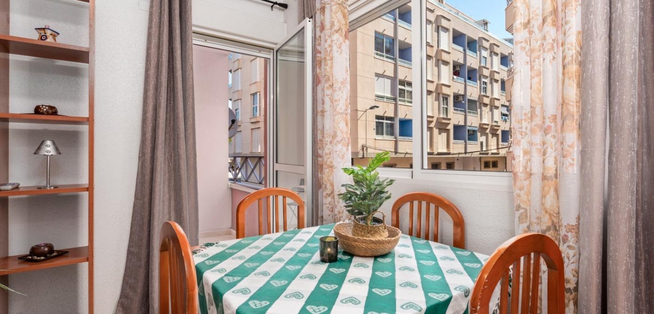 Sale - Flat -
Torrevieja - Centro