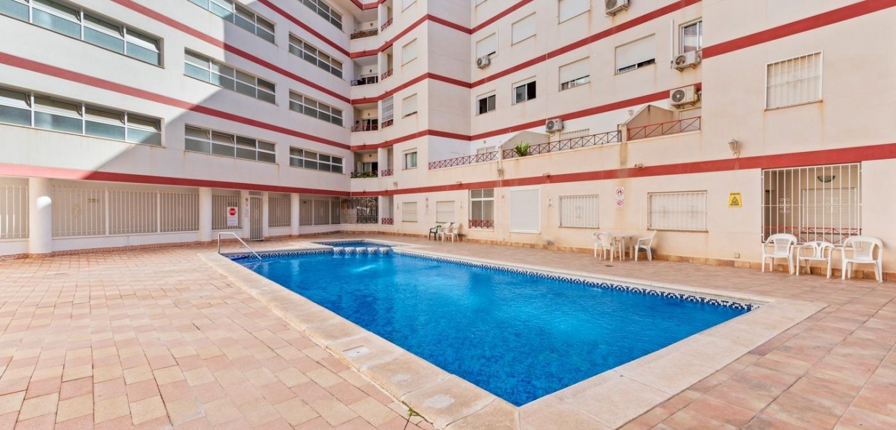 Herverkoop - Flat -
Torrevieja - Centro