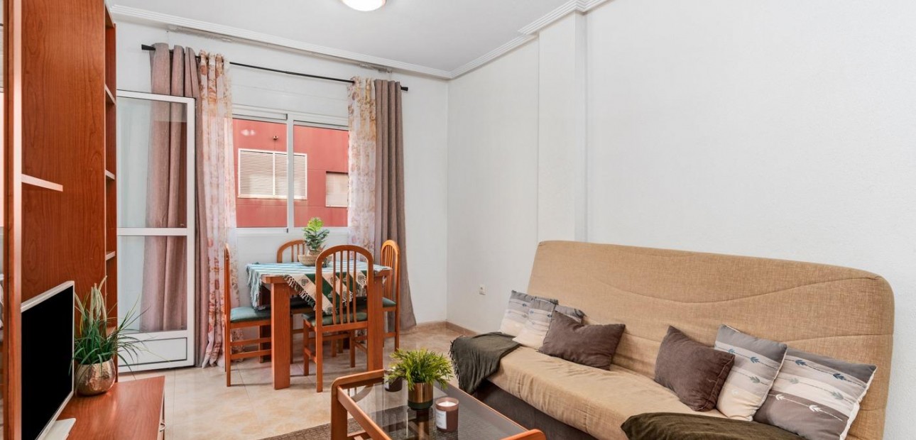 Herverkoop - Flat -
Torrevieja - Centro