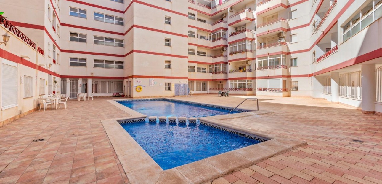 Herverkoop - Flat -
Torrevieja - Centro