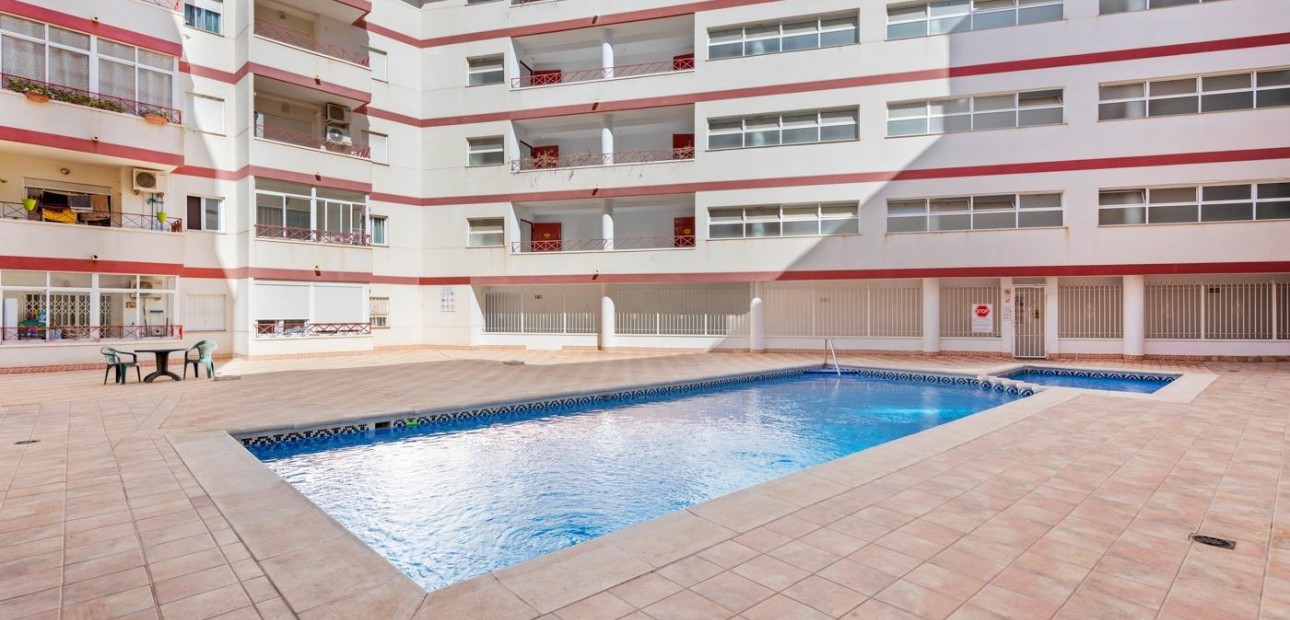 Sale - Flat -
Torrevieja - Centro