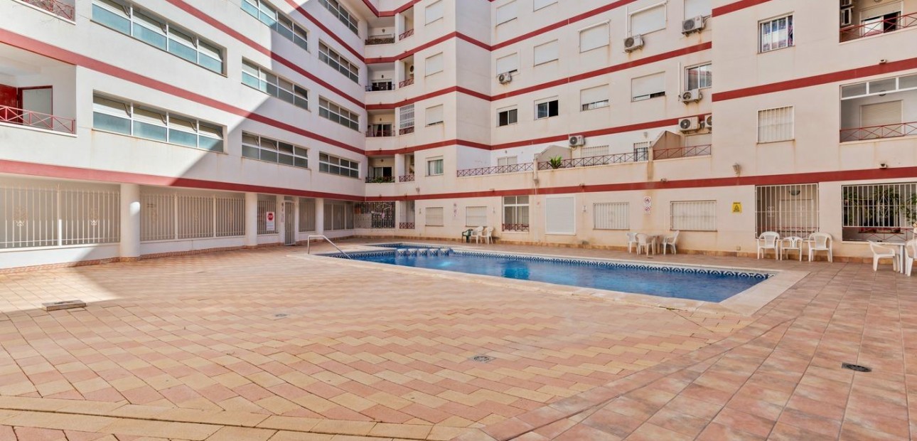 Herverkoop - Flat -
Torrevieja - Centro