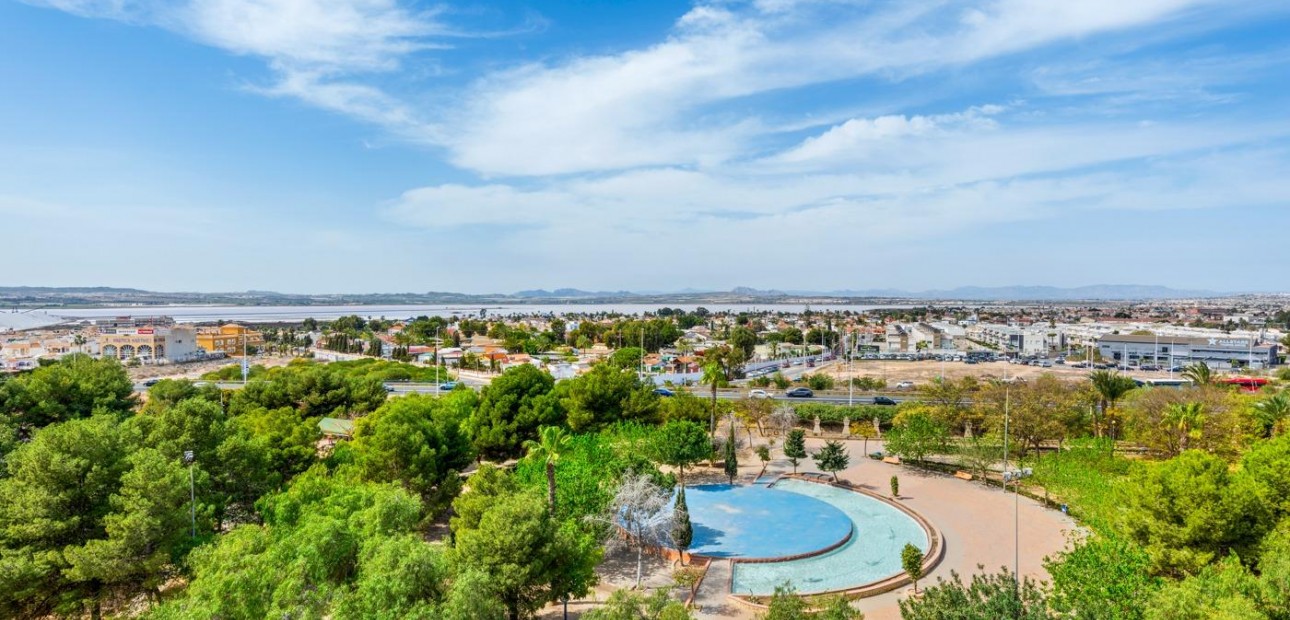 Herverkoop - Flat -
Torrevieja - Centro