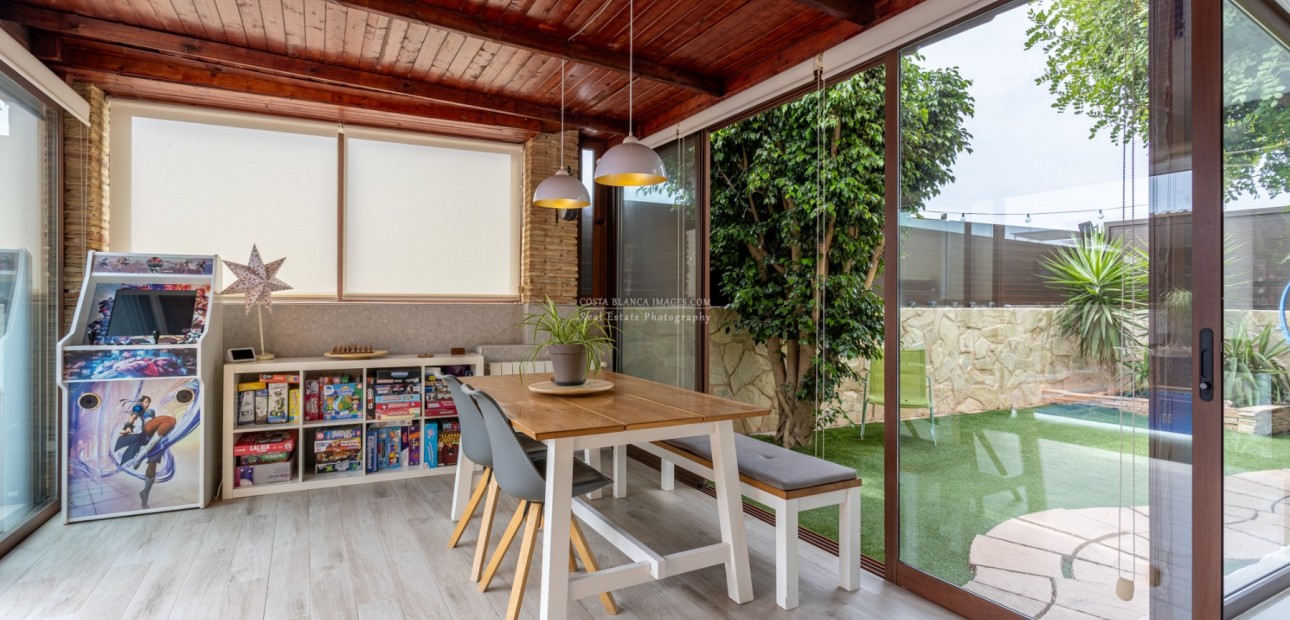 Herverkoop - Semi - Detached Villa -
Los Montesinos - La herrada