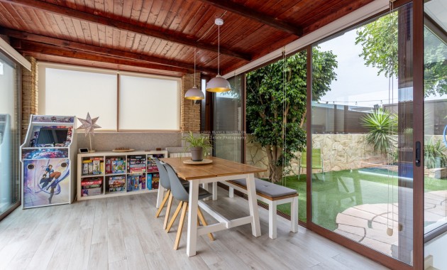 Herverkoop - Semi - Detached Villa -
Los Montesinos - La herrada