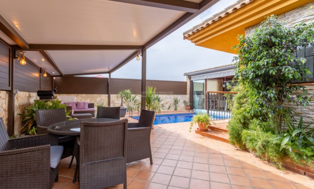 Herverkoop - Semi - Detached Villa -
Los Montesinos - La herrada