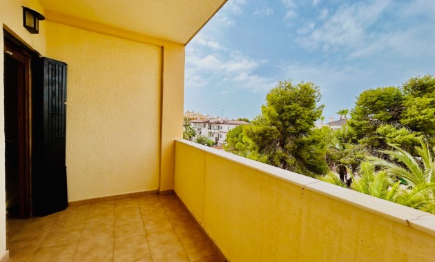 Sale - Apartment / flat -
Torrevieja - Punta prima