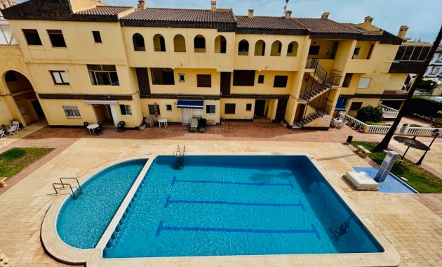 Sale - Apartment / flat -
Torrevieja - Punta prima