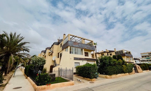 Sale - Apartment / flat -
Torrevieja - Punta prima