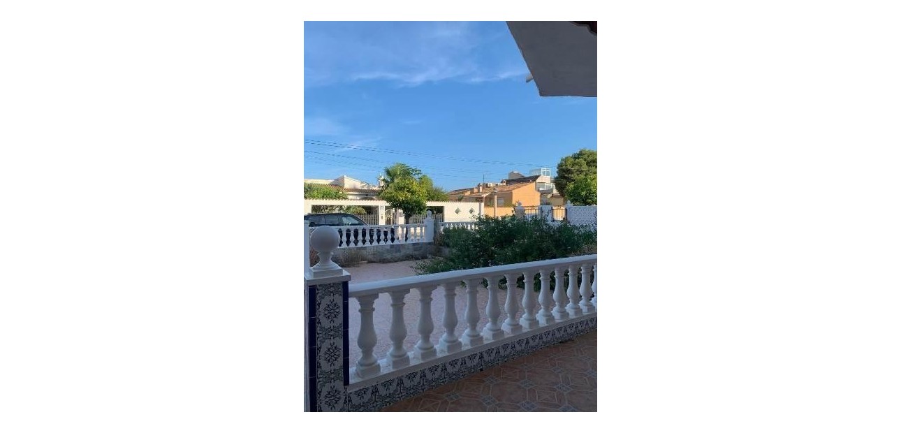 Sale - Bungalow -
Orihuela Costa - La Regia