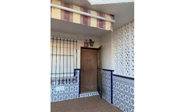 Sale - Bungalow -
Orihuela Costa - La Regia