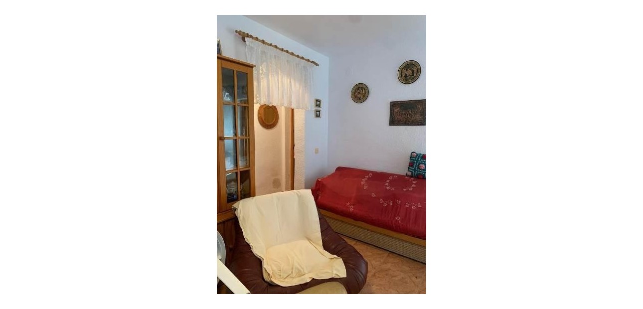 Sale - Bungalow -
Orihuela Costa - La Regia