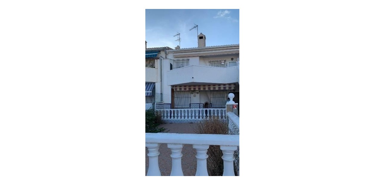 Sale - Bungalow -
Orihuela Costa - La Regia