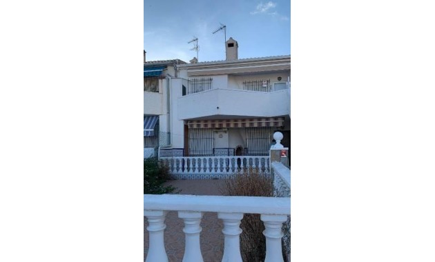 Venta - Bungalow -
Orihuela Costa - La Regia