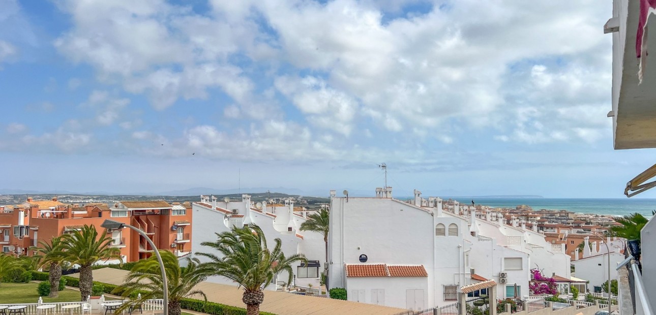 Sale - Apartment / flat -
Torrevieja - La Mata