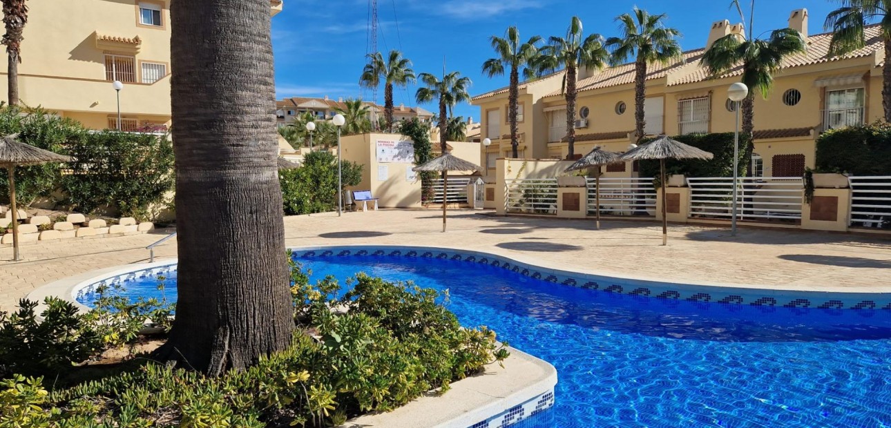 Sale - Apartment / flat -
Orihuela Costa - Campoamor