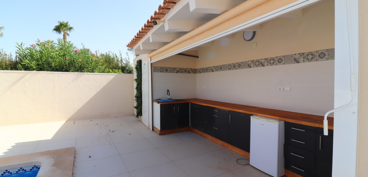 Venta - Detached Villa -
Formentera del Segura - Fincas de La Vega