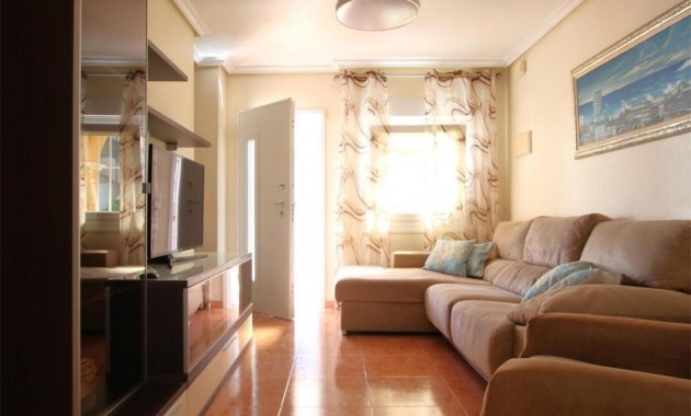 Herverkoop - Flat -
Torrevieja - Los altos