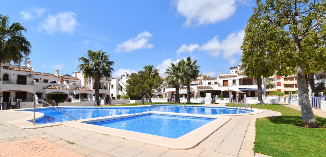 Sale - Apartment / flat -
Orihuela Costa - Playa Flamenca