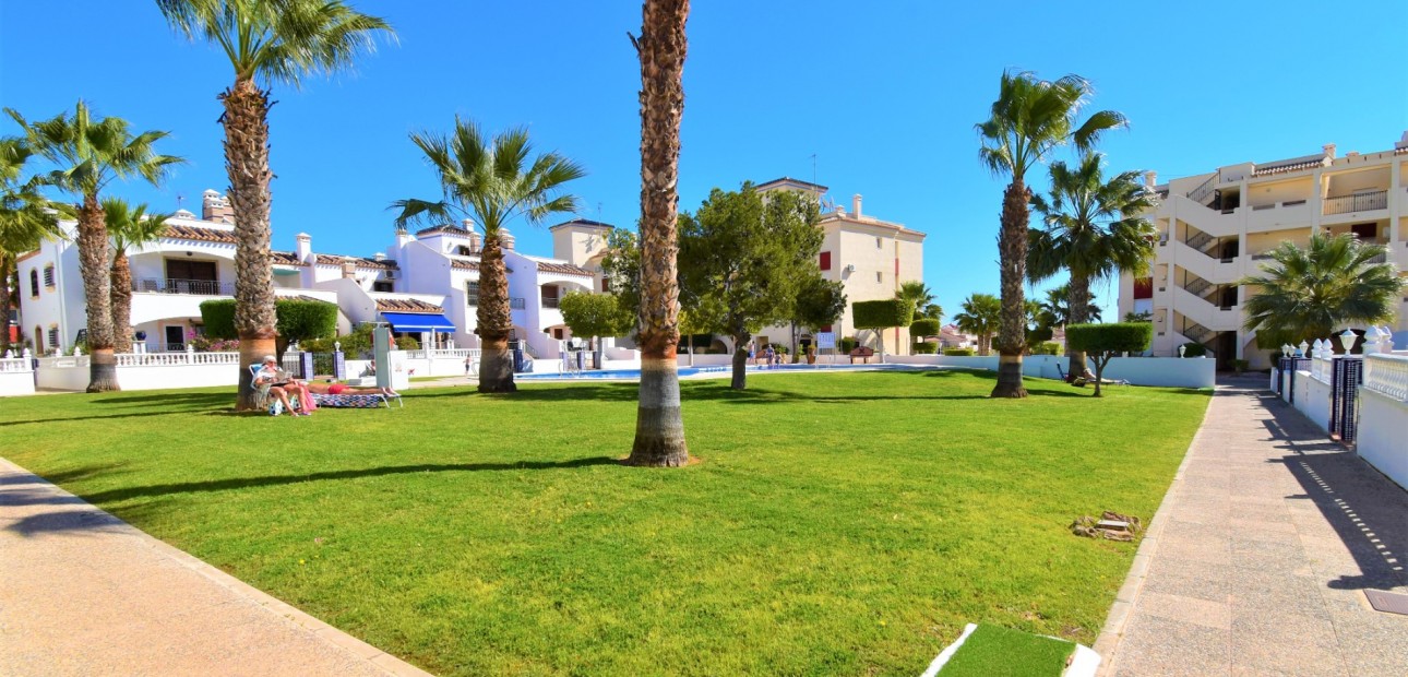 Sale - Apartment / flat -
Orihuela Costa - Playa Flamenca